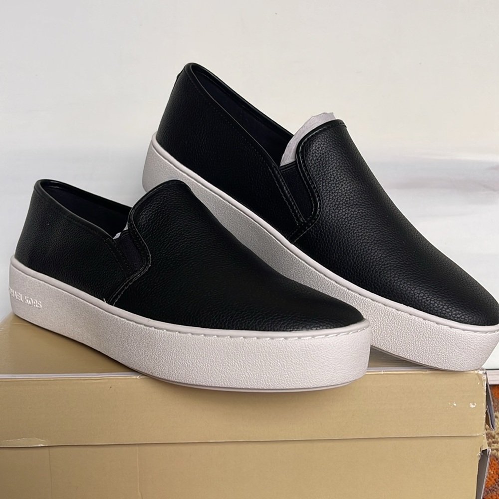 Michael Kors TEDDI SLIP ON
TUMBLED FAUX LTHR
49T2TEFP1L
Black 
Platform Sneakers - Picture 4 of 16